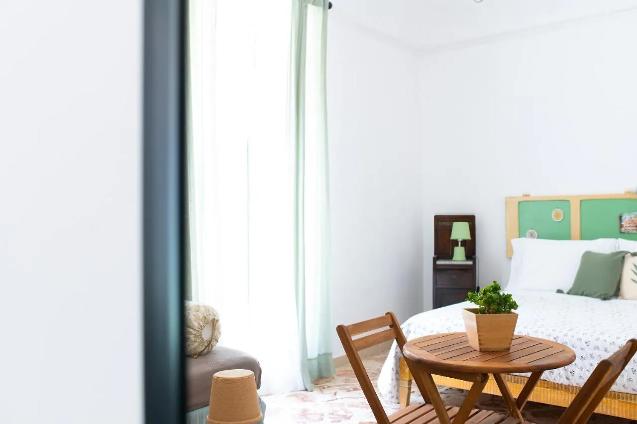 A Calata Bed & Breakfast Noto 2*,  Italy