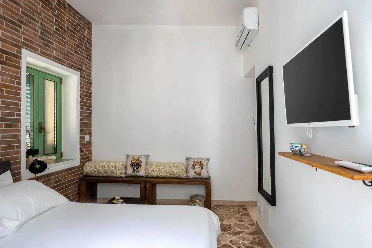 A Calata Bed & Breakfast Noto 2*,