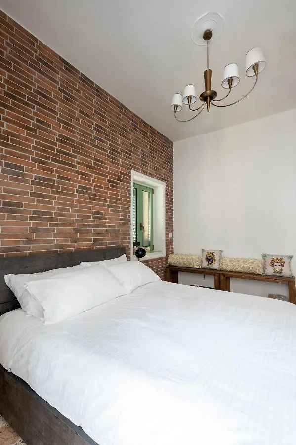**  A Calata Bed & Breakfast Noto Italy